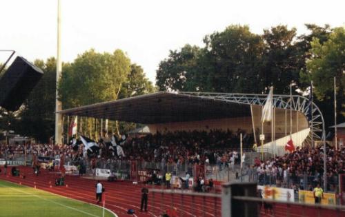 Lohrheidestadion - Haupttribne