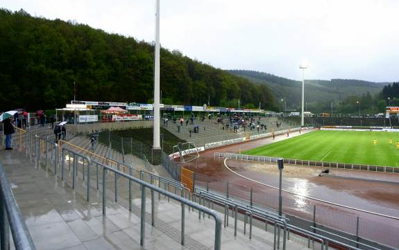 Leimbachstadion - Gegenseite