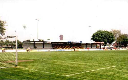 Stadion an der Römerstraße - Tribüne vom Hintertorbereich aus gesehen