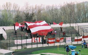 Mestský Stadion - Gästefans mit Blockfahne...