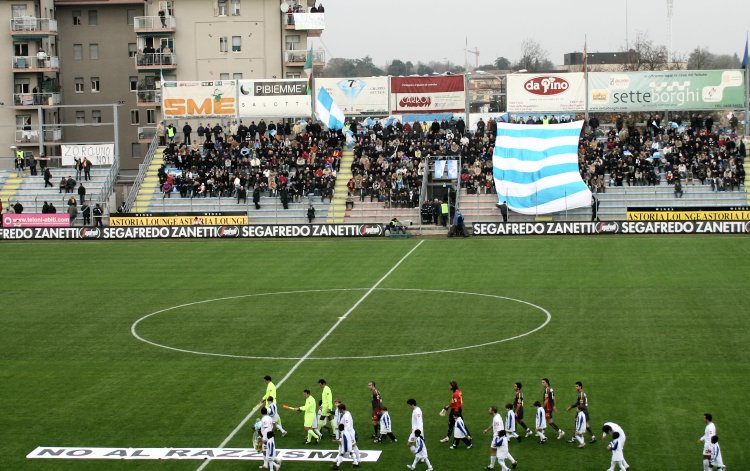 Stadion Omobono Tenni