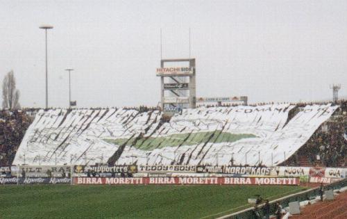 Stadio Friuli - Stoffband-Choreographie