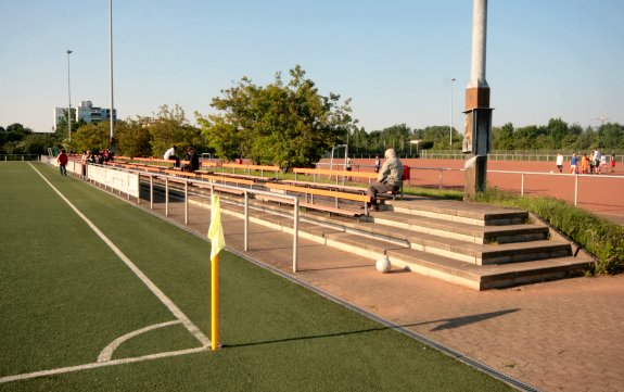 Sportplatz Franz-Rennefeld-Weg