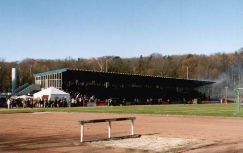 Stadion Hoher Busch - Tribne mit etwas Rauch