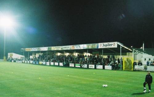 Stade Yves George - Gegenseite