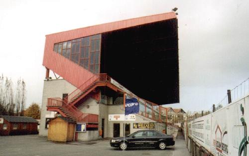 Regenboogstadion - Haupttribüne Seitenansicht