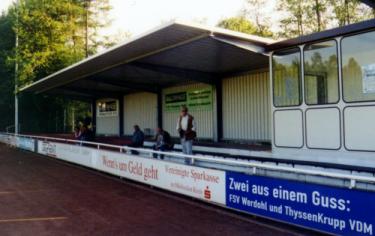 Riesei-Stadion - 'Halbtribüne'