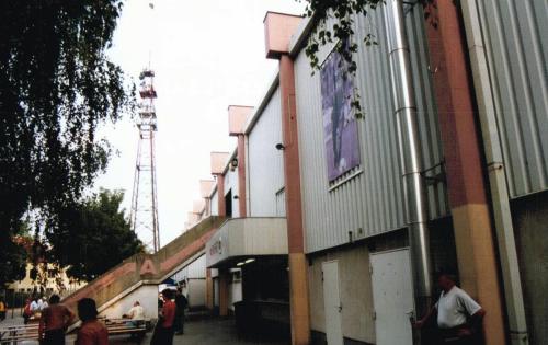 Franz-Horr-Stadion - Haupttribüne von außen