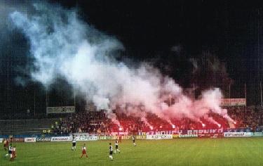 Stadion Gornika - Die Gegentribne feiert den Ausgleich